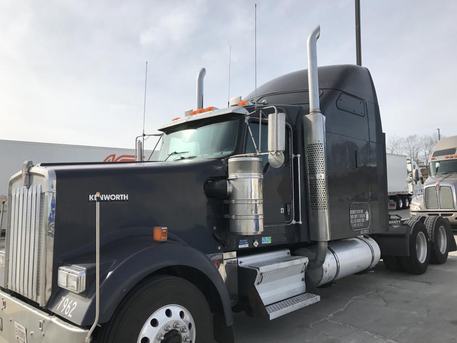 2006 Kenworth W900l  Conventional - Sleeper Truck