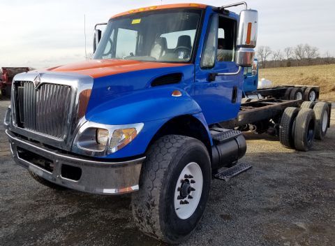 2005 International 7400  Cab Chassis