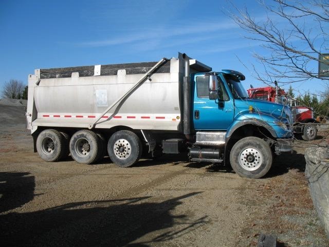 2006 International 7600  Dump Truck