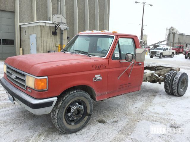 1989 Ford F-350  Cab Chassis