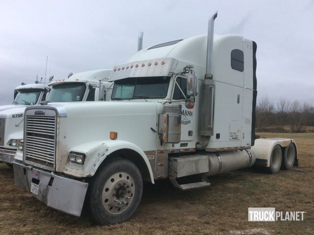 2005 Freightliner Fld132 Xl Classic  Conventional - Sleeper Truck