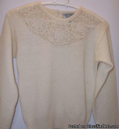wool jumper with crochet inset. Size S petite., 0