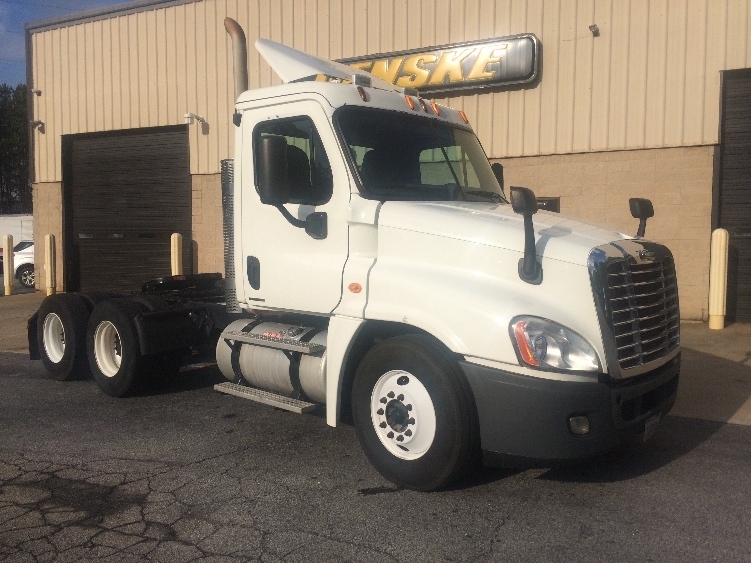 2011 Freightliner Cascadia  Conventional - Day Cab