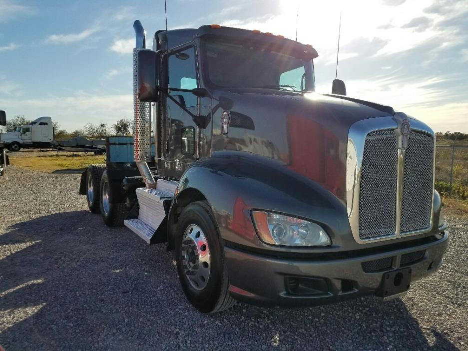 2013 Kenworth T660  Conventional - Day Cab