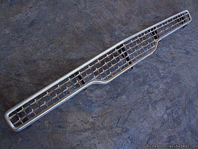 1959 FORD FAIRLANE GRILLE ASSEMBLY, 1