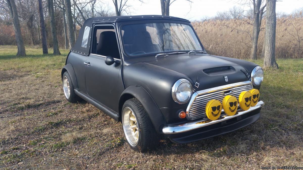 Classic 1978 Austin Mini convertible rare de luxe model