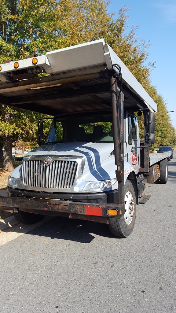 2003 International Durastar 4400  Rollback Tow Truck