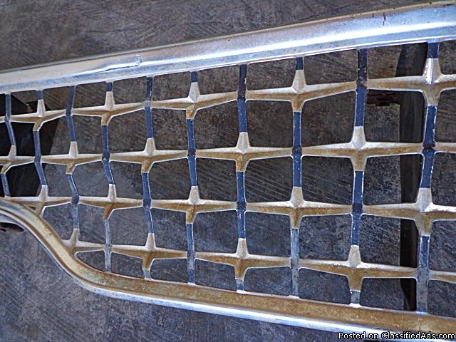 1959 FORD FAIRLANE GRILLE ASSEMBLY, 3