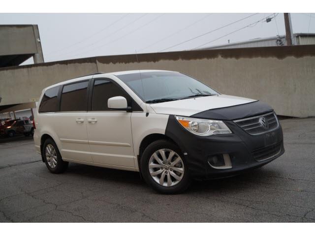 2012 Volkswagen Routan SE