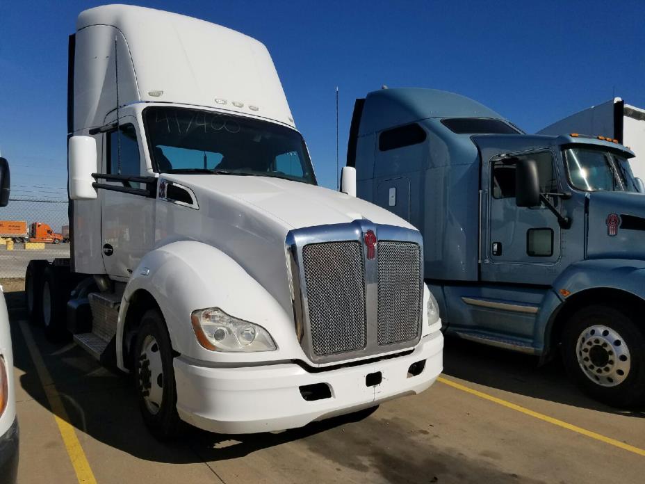 2013 Kenworth T680  Conventional - Day Cab