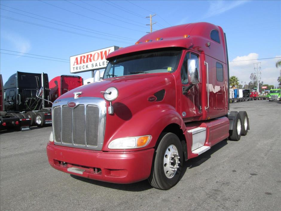 2010 Peterbilt 387  Conventional - Sleeper Truck