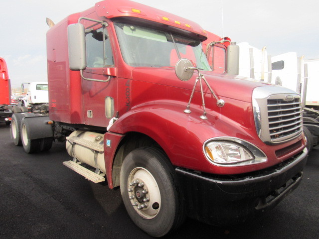 2007 Freightliner Columbia  Conventional - Sleeper Truck