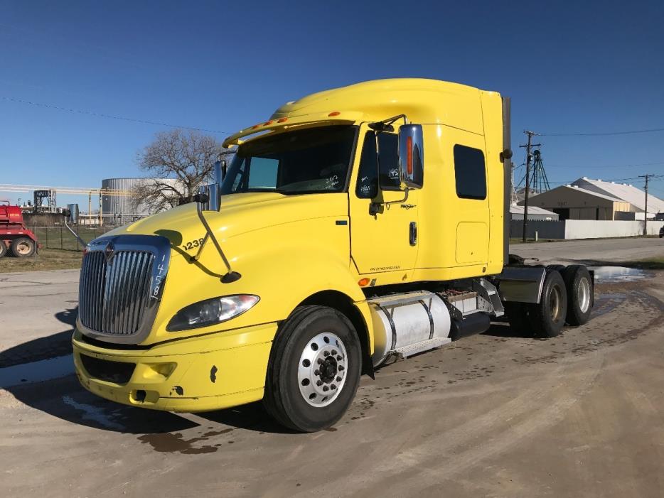 2012 International Prostar  Conventional - Sleeper Truck