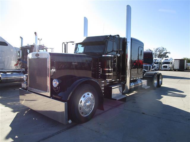 2007 Peterbilt 379  Conventional - Sleeper Truck