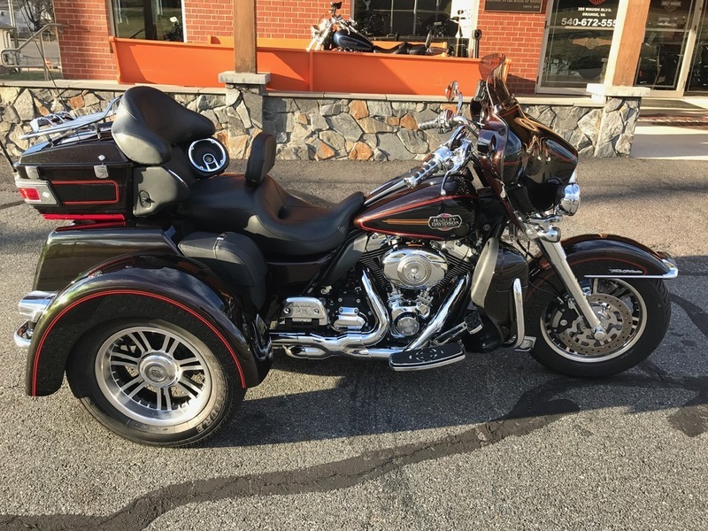 2011 Harley-Davidson FLHTCUTG - Tri Glide Ultra Classic