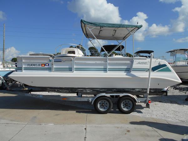 1997 Hurricane Fundeck 206 LC