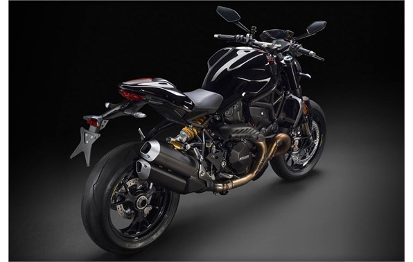 2017 Ducati Monster 1200 R - Thrilling Black