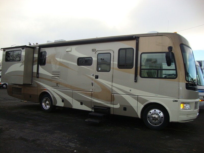 2006 Dolphin National 6320
