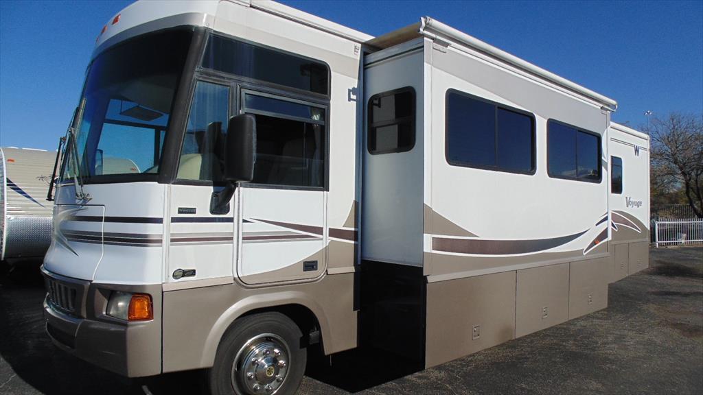 2005 Winnebago Voyage 31W w/2slds