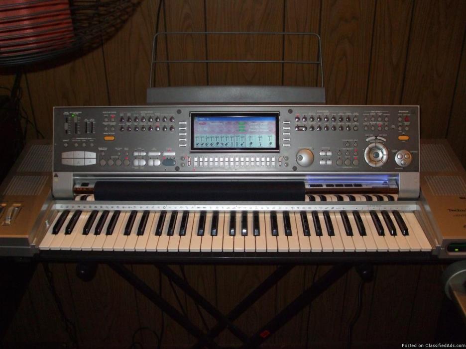 Hammond A102 Organ and 2 Keyboards and Mixer, 1