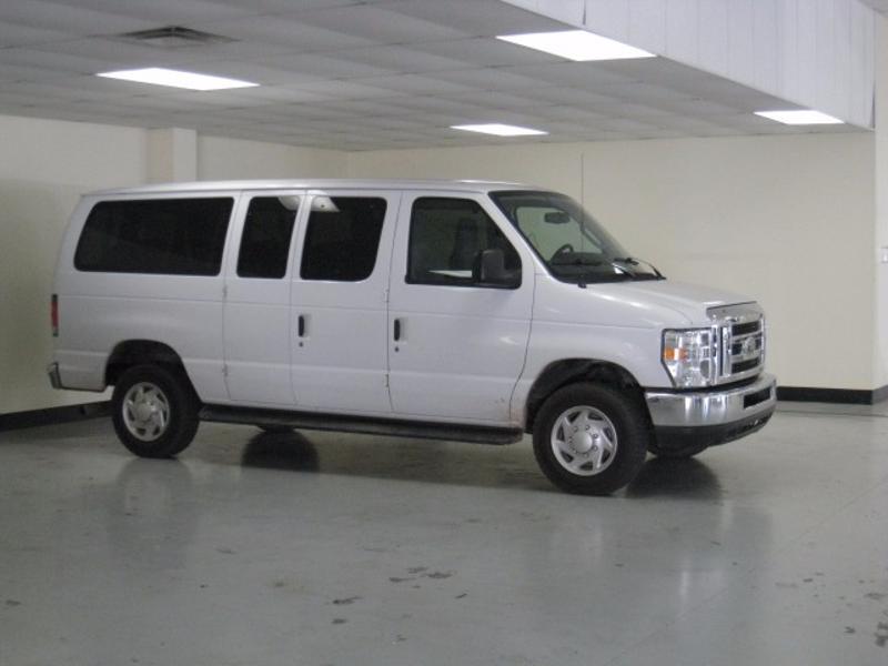 2014 Ford E-Series Wagon E-350 SD XLT