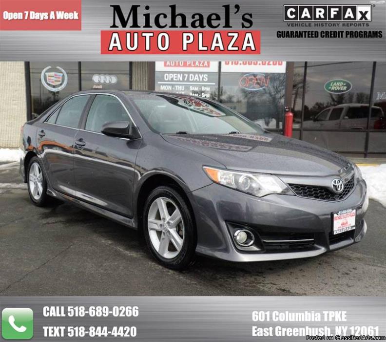 2014 Toyota Camry SE 4dr Sedan! ONE OWNER Clean Carfax! Backup Camera! Traction...