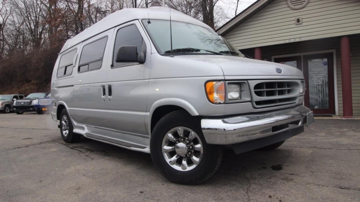 2002 Ford ECONOLLINE 250S