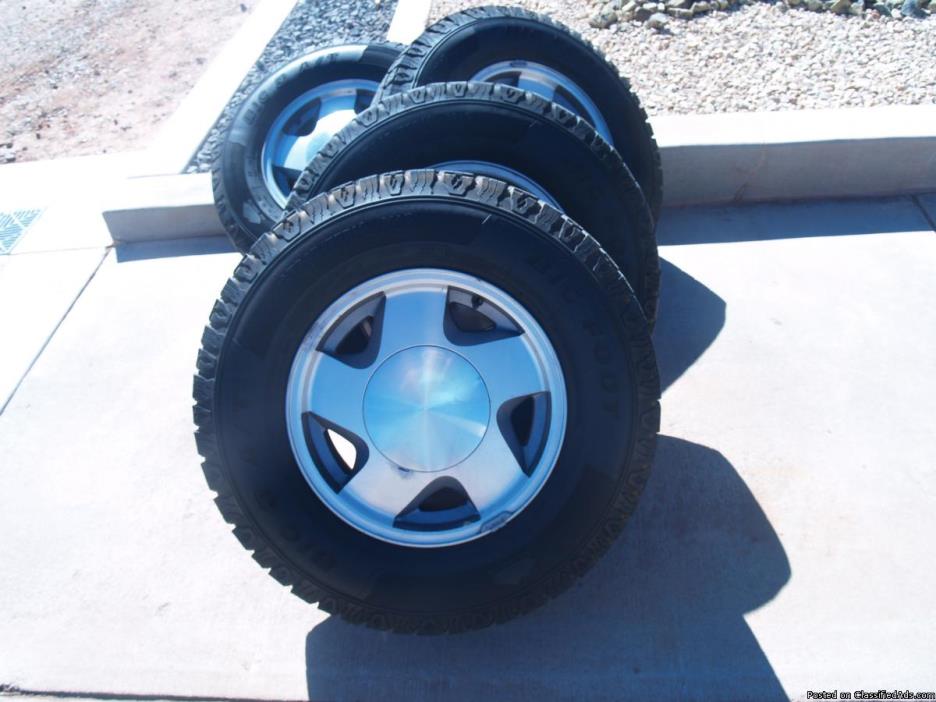 LT 245 / 75 R16 Tires, 1
