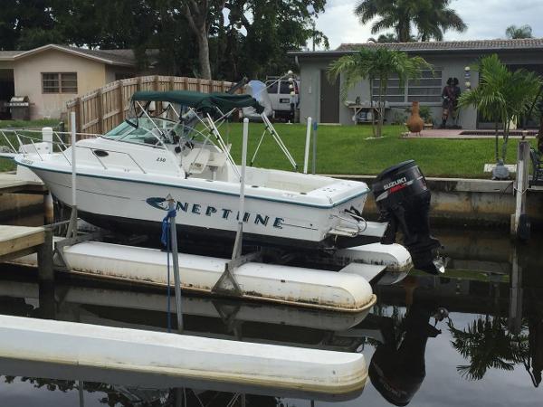 1998 Neptune Hydra Sport 230 230 Walkaround