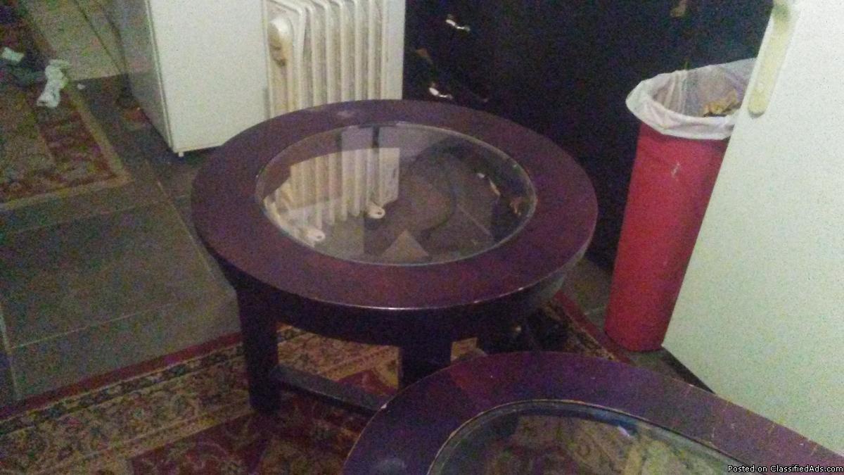 Matching coffee table and end stands with glass tops, 2