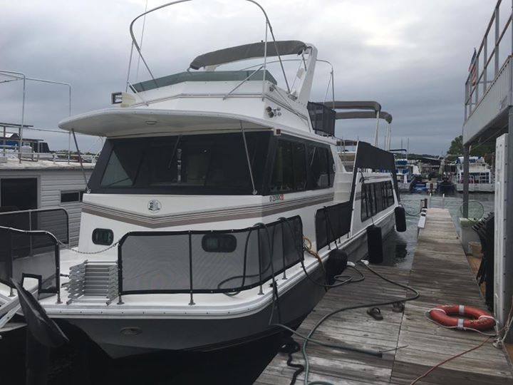 2000 Harbor Master 52 WIDE BODY