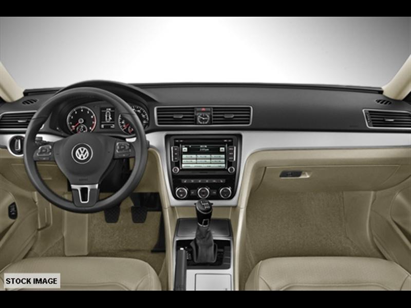 2012 Volkswagen Passat SE PZEV