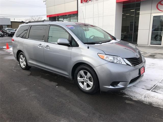 2012 Toyota Sienna LE Mobility 7-Passenger