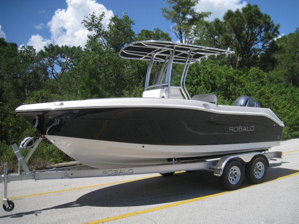 2017 ROBALO 200 Center Console