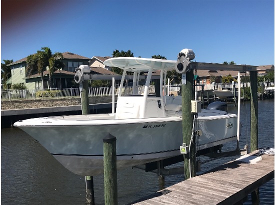 2015 Sea Hunt Ultra 235 SE