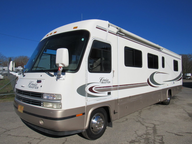 1999 Georgie Boy Cruise Master 351