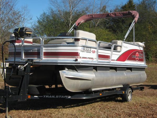 2000 SUNTRACKER PARTY BARGE 18
