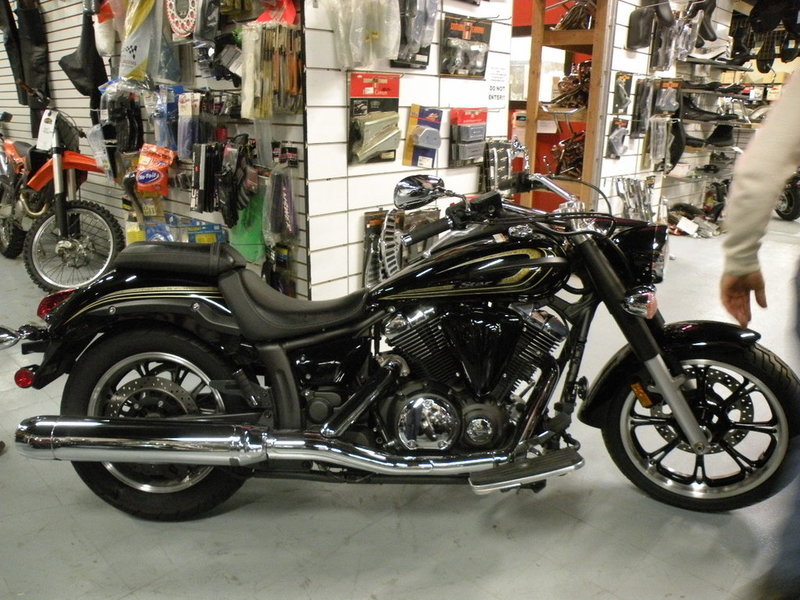 2013 Yamaha V Star 950-Less Than 1K Miles!!