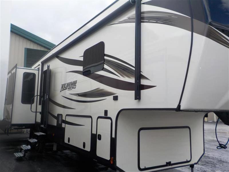 2016 Keystone Rv Alpine 3535RE