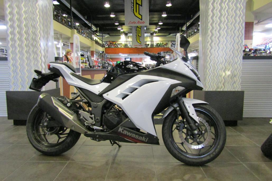 2014 Kawasaki Ninja 300 White