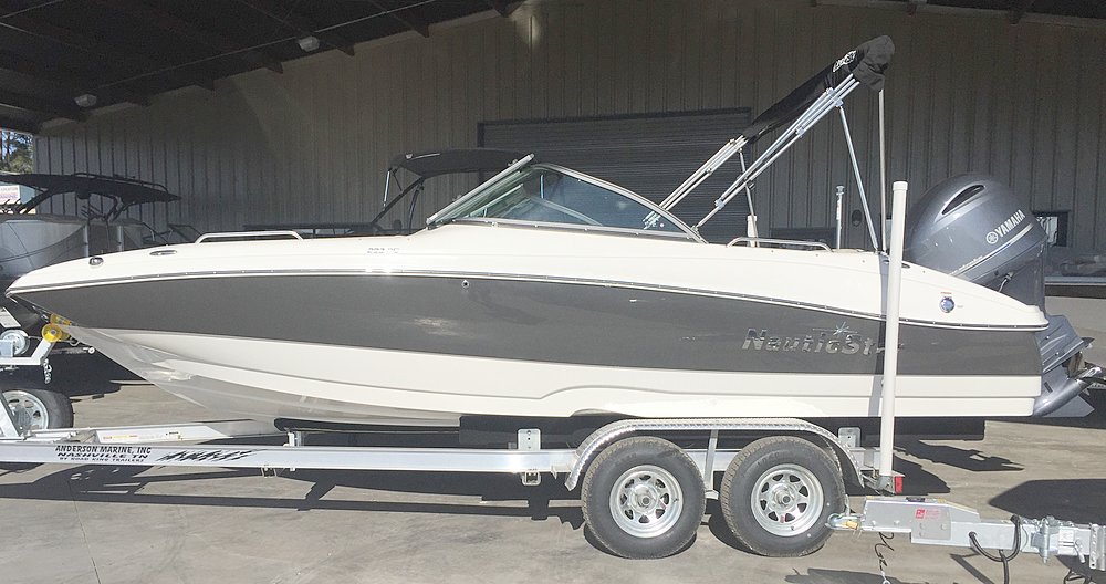 2017 NauticStar 203DC