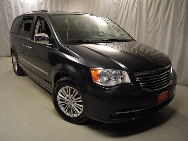 2013 Chrysler Town and Country Touring-L