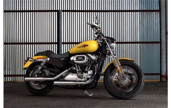 2017 Harley-Davidson XL1200C 1200 Custom