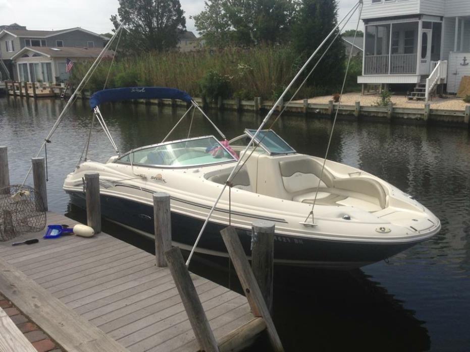 2006 Sea Ray 220 Sundeck