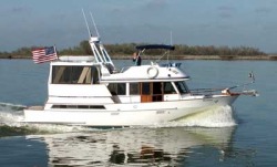 1986 SeaRanger cockpit motoryacht