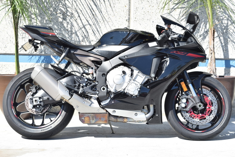 2015 Yamaha YZF-R1