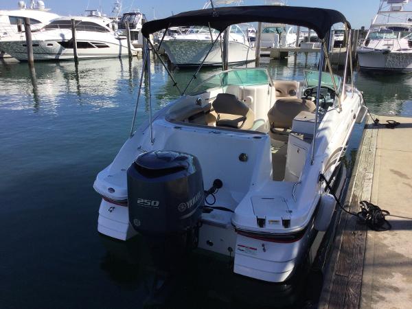 2014 Hurricane SunDeck 2400 OB