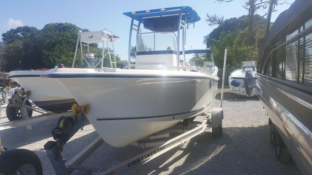 2005 Sea Hunt 202 TRITON