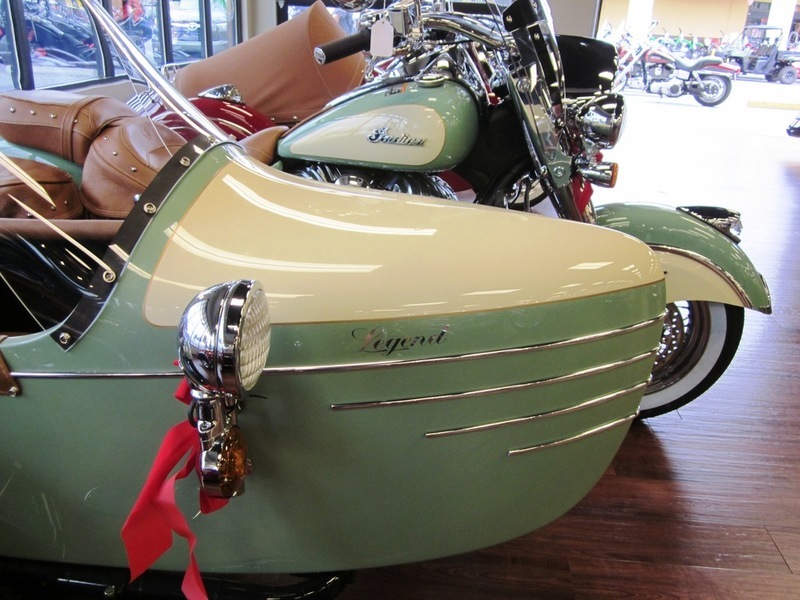 2016 Indian Chief Vintage Willow Green and Ivory Cre