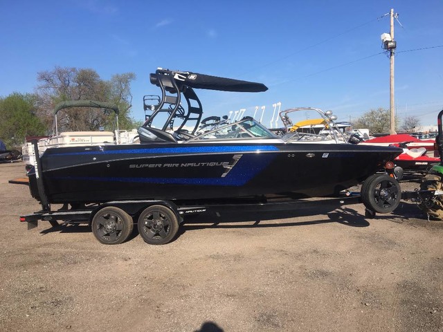 2015 CORRECT CRAFT Super Air Nautique 230